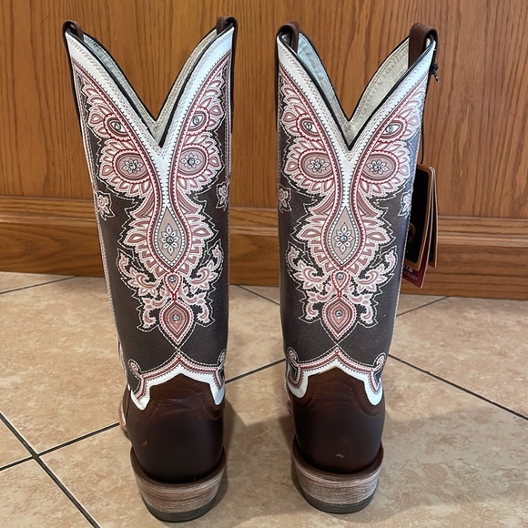 Ariat size 8.5 Alameda boots - Picture 3 of 9